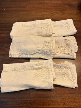 Set of 6 Vintage Lace-Trimmed Linen Napkins - Cream